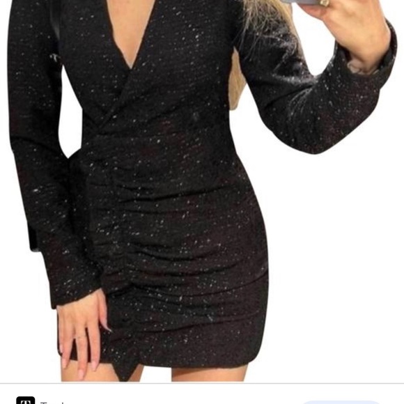 Black Textured Weave with Ruffleback - Picture 8 of 8